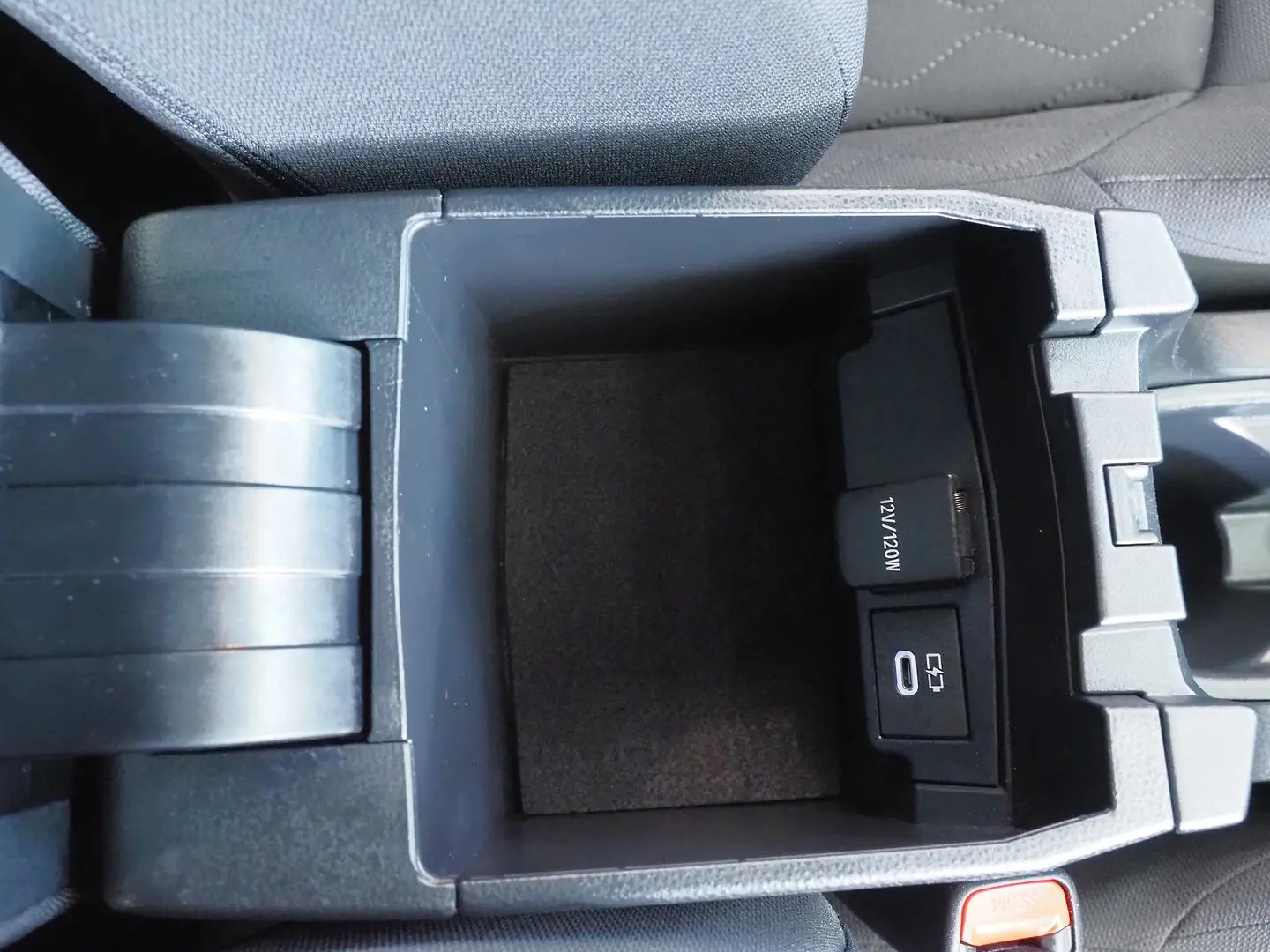 2023 Toyota Corolla Cross Gallery Image 24