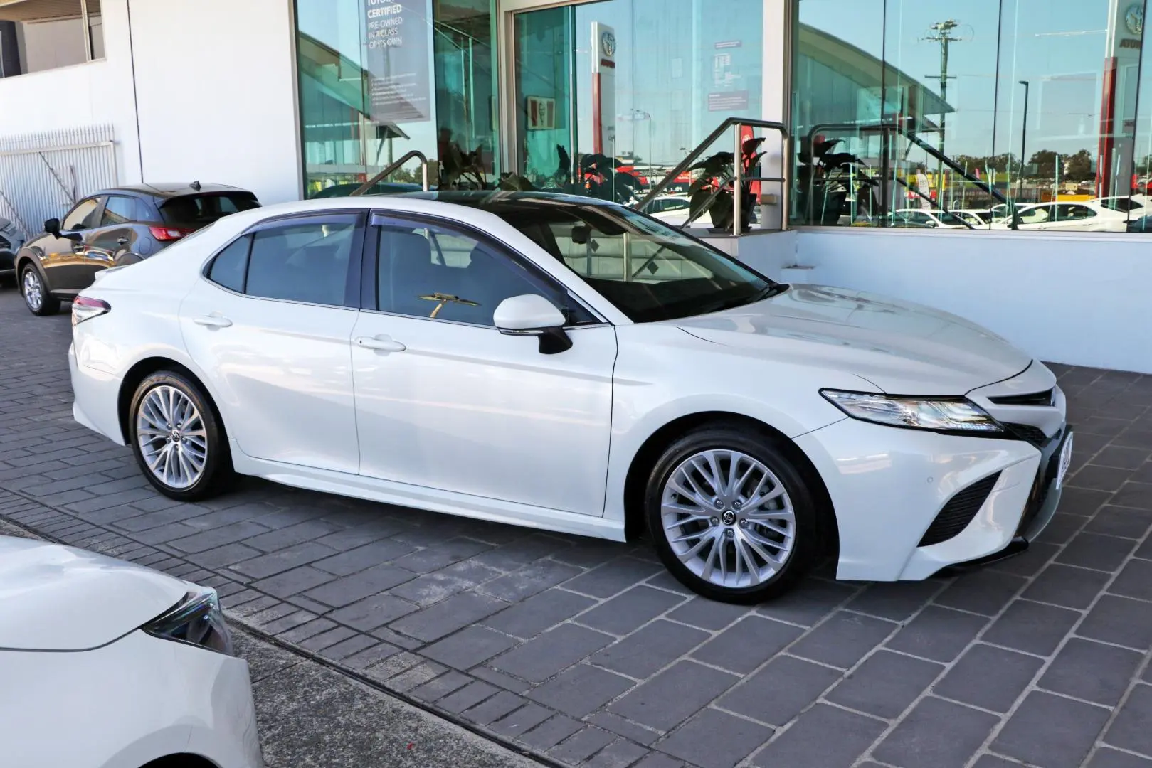 2019 Toyota Camry Gallery Image 6