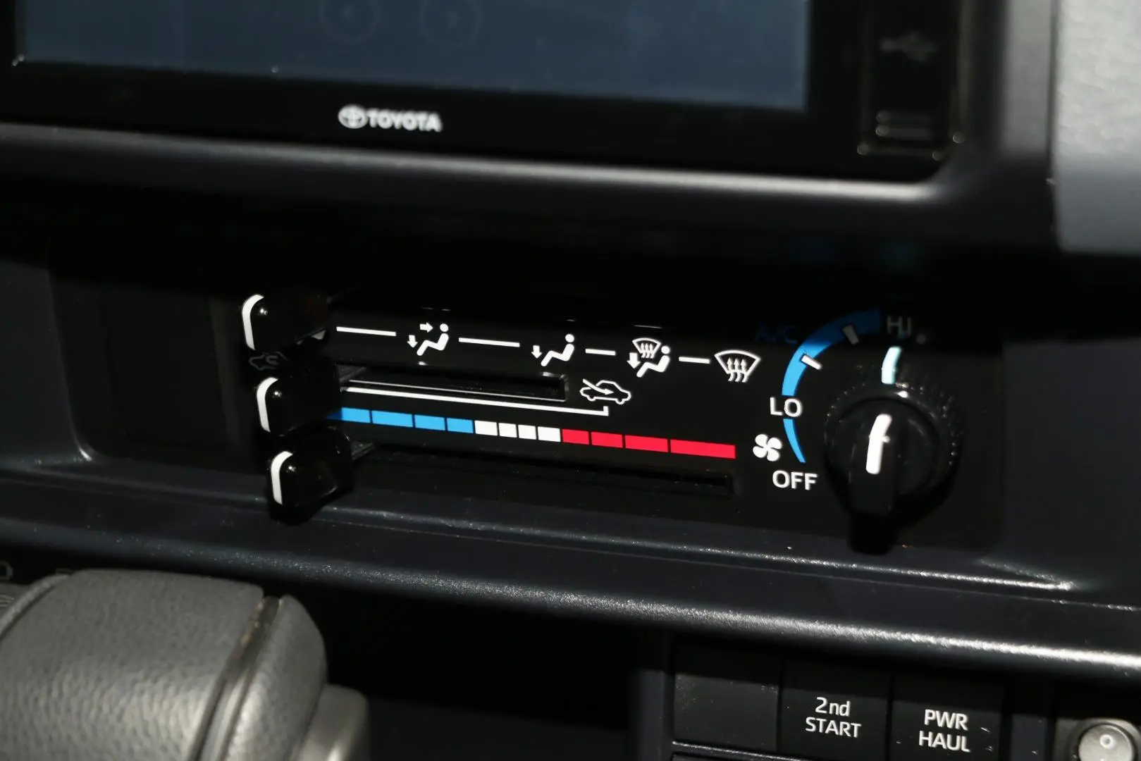 2023 Toyota Landcruiser Gallery Image 20