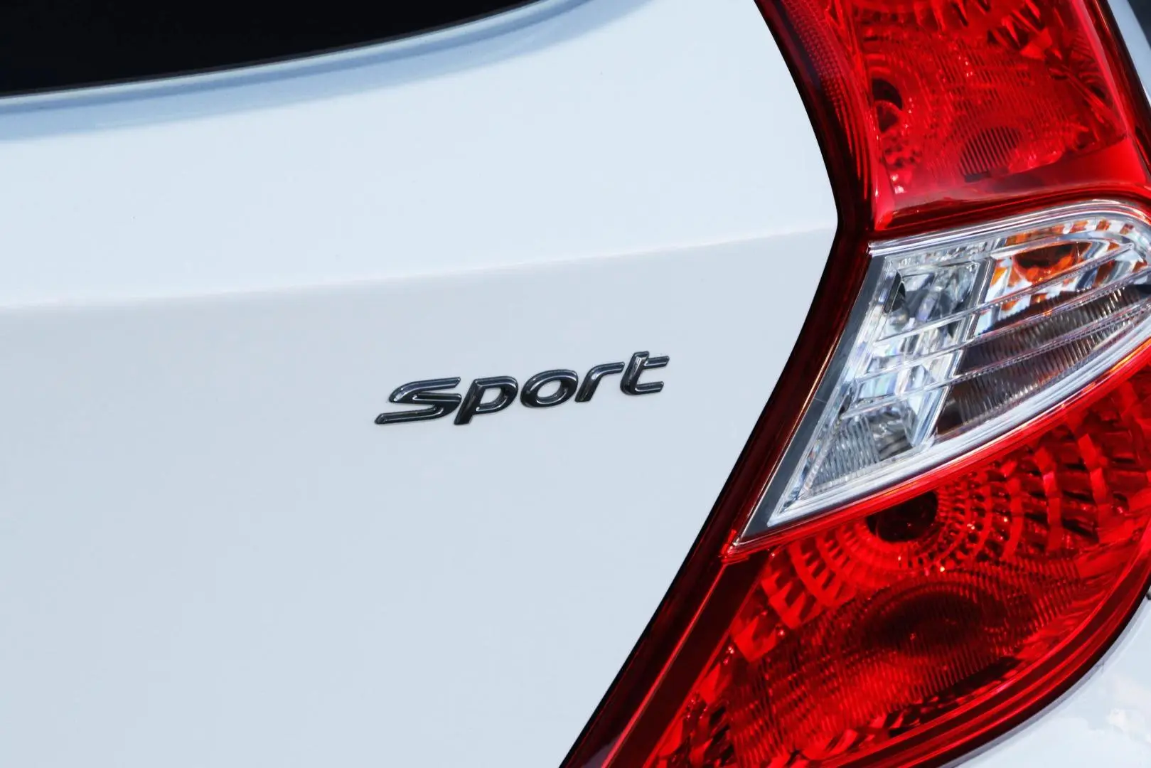 2017 Hyundai Accent Gallery Image 21