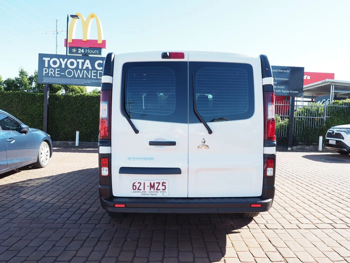 2021 Mitsubishi Express Gallery Image 4