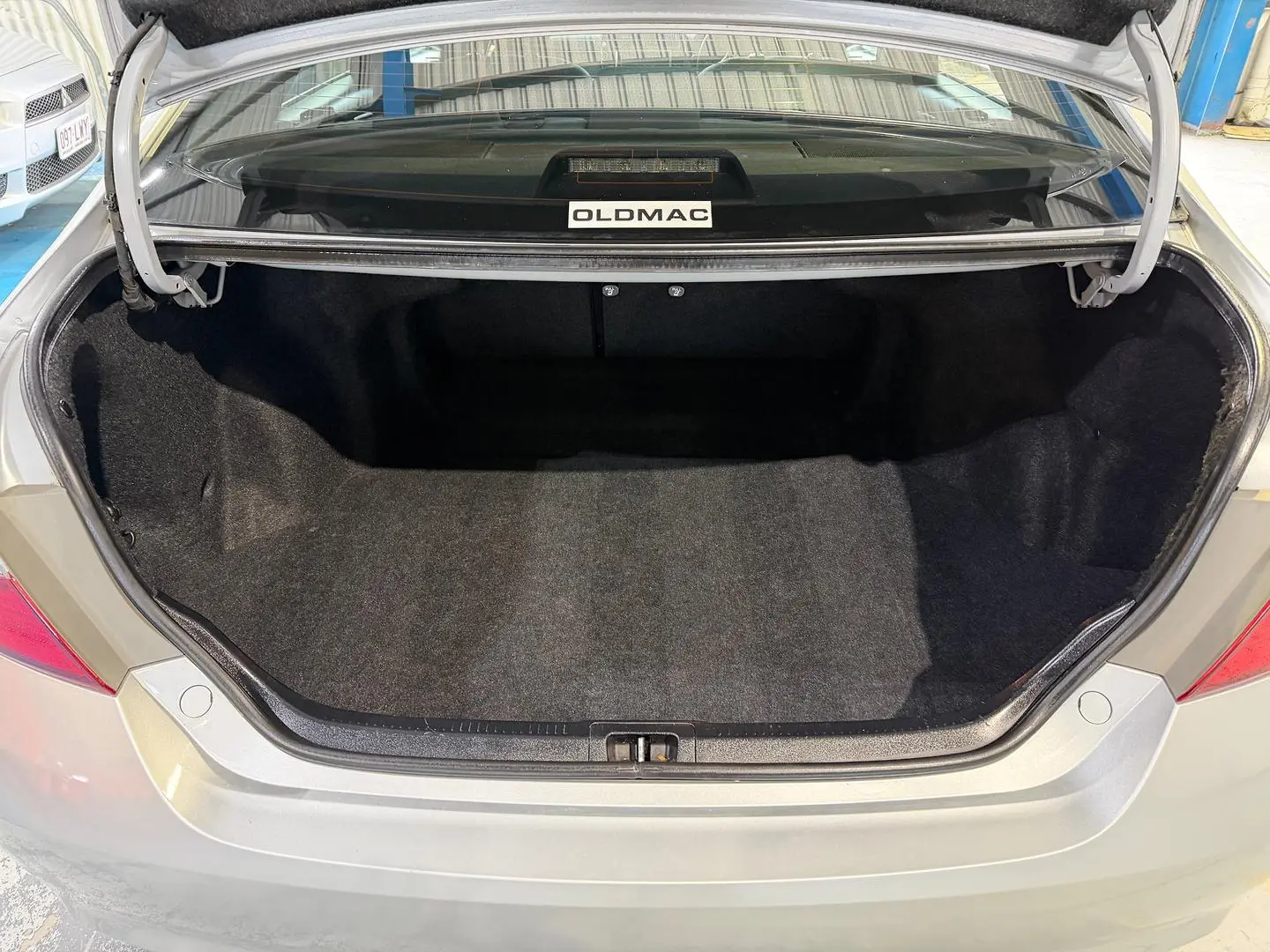 2016 Toyota Camry Gallery Image 14