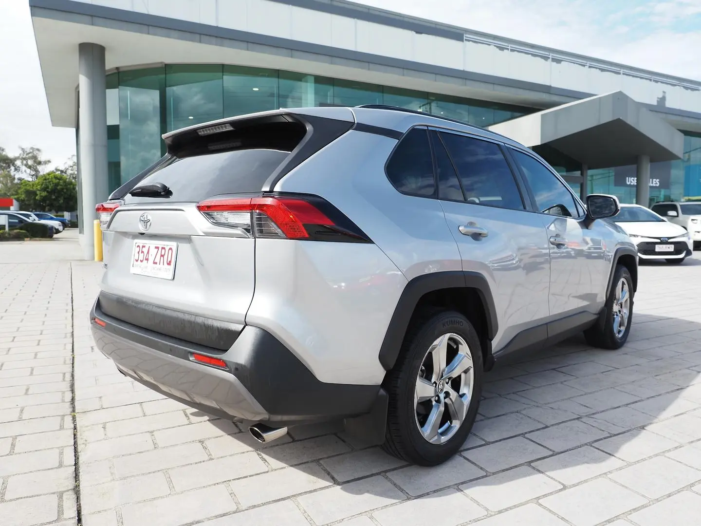 2020 Toyota RAV4 Gallery Image 8