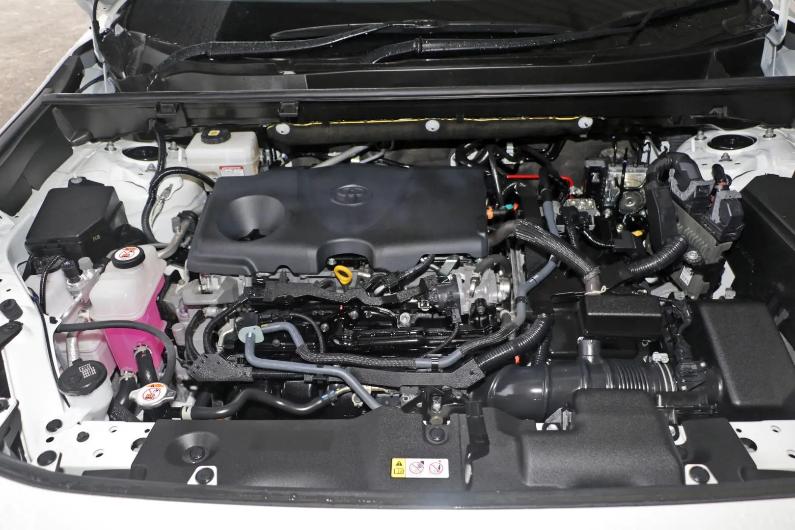 2024 Toyota RAV4 Gallery Image 18