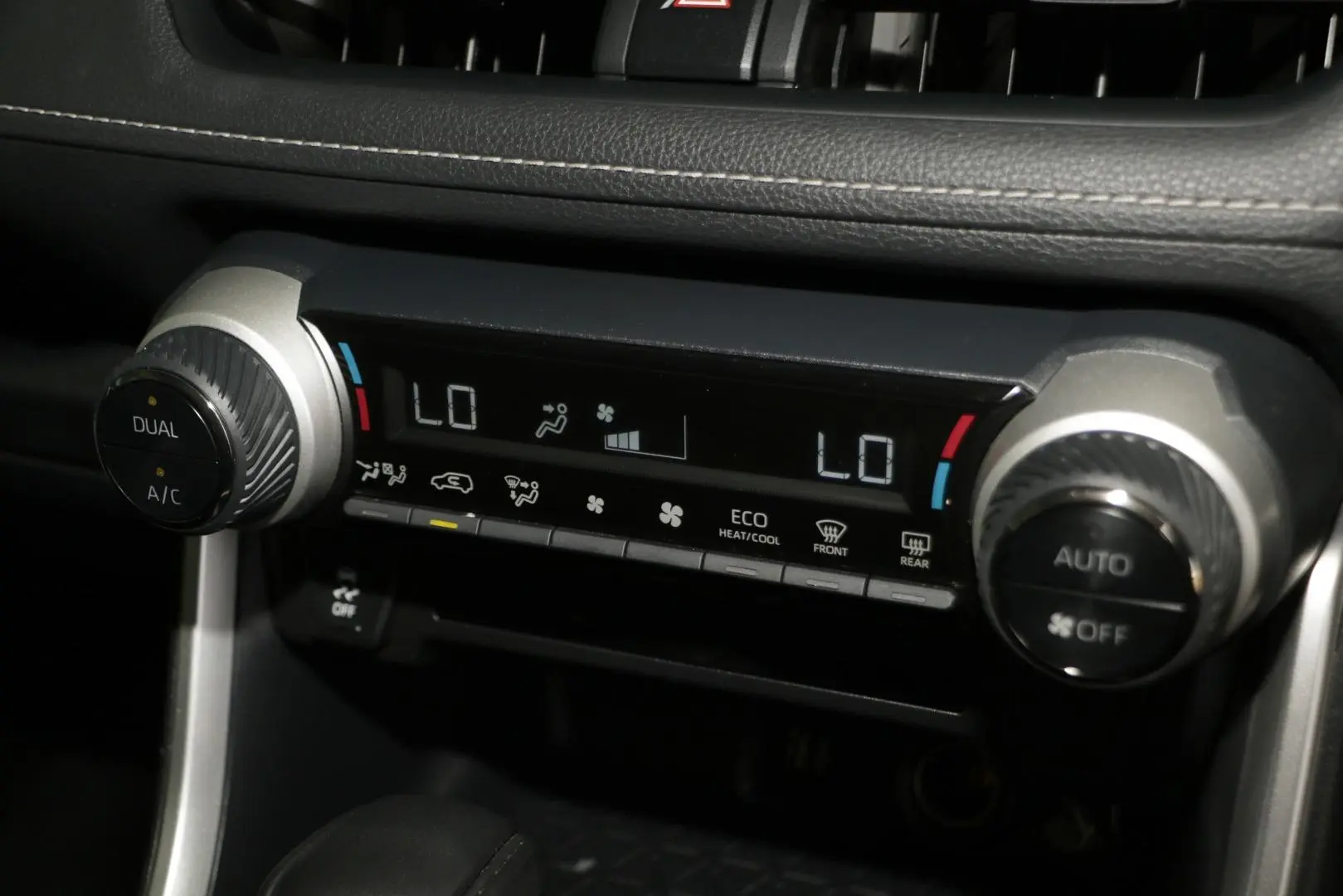 2024 Toyota RAV4 Gallery Image 17