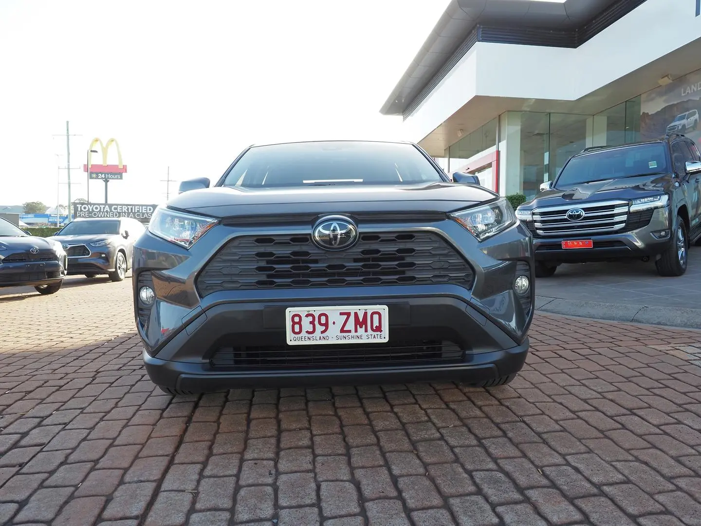 2019 Toyota RAV4 Gallery Image 10