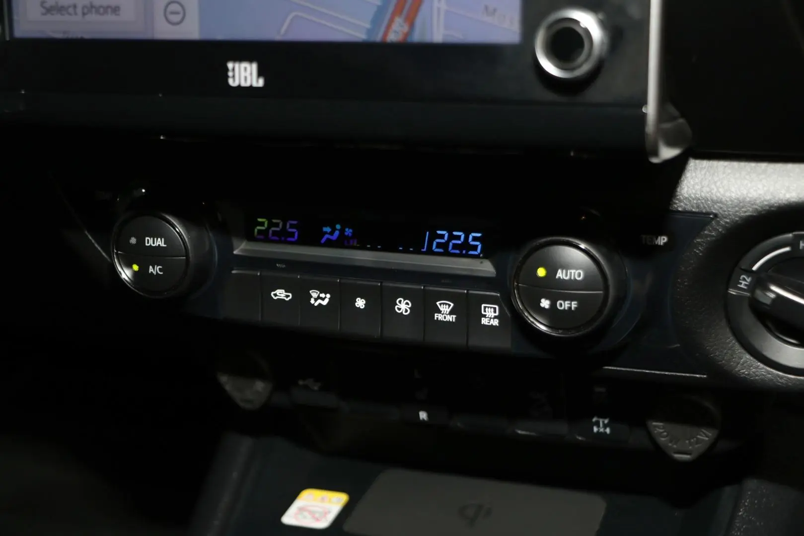 2024 Toyota Hilux Gallery Image 19