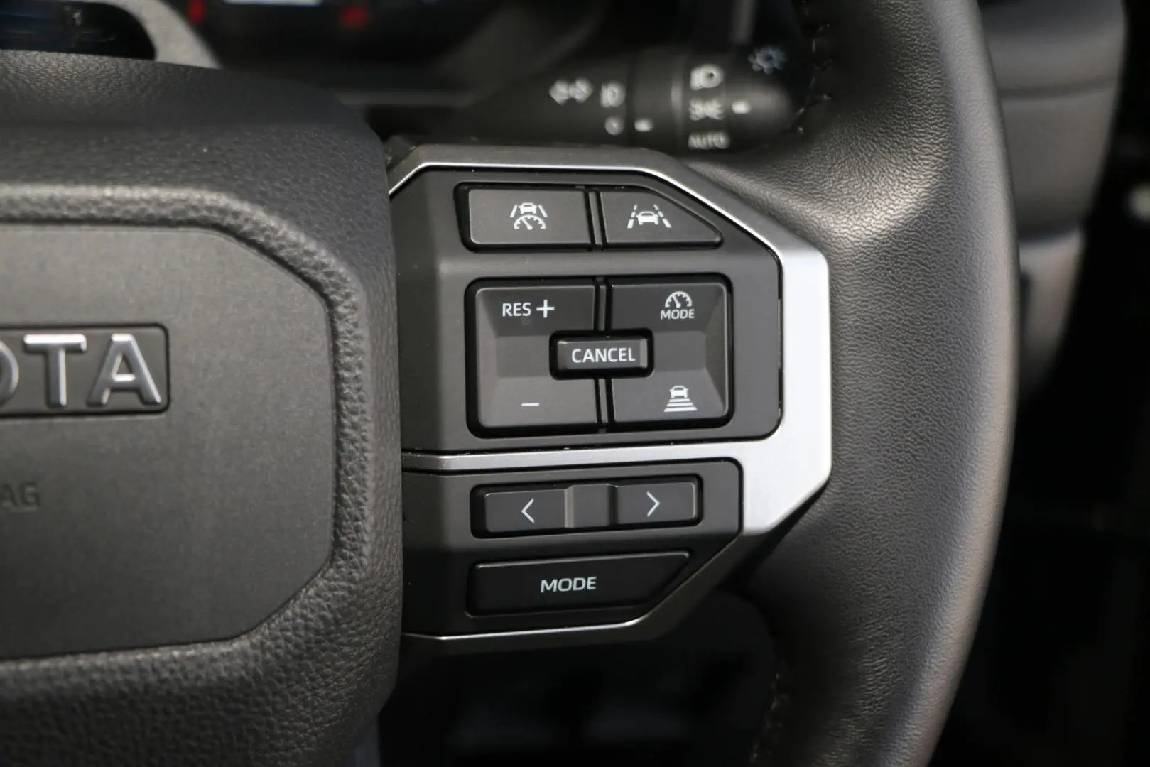 2025 Toyota Landcruiser Prado Gallery Image 19