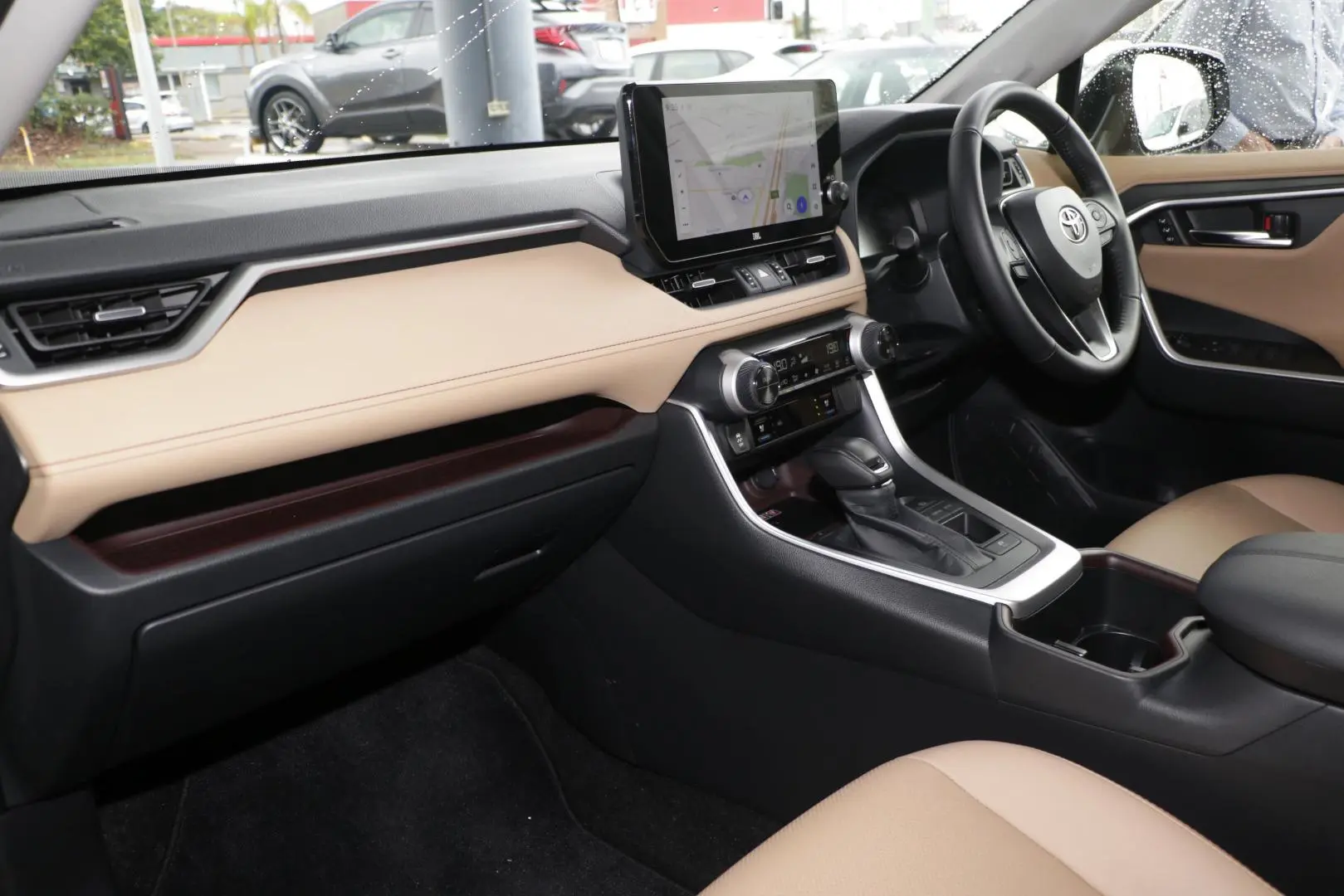 2025 Toyota RAV4 Gallery Image 7