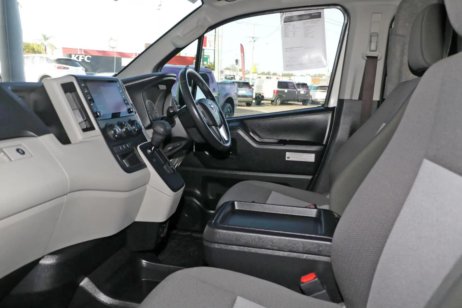 2021 Toyota Hiace Gallery Image 8