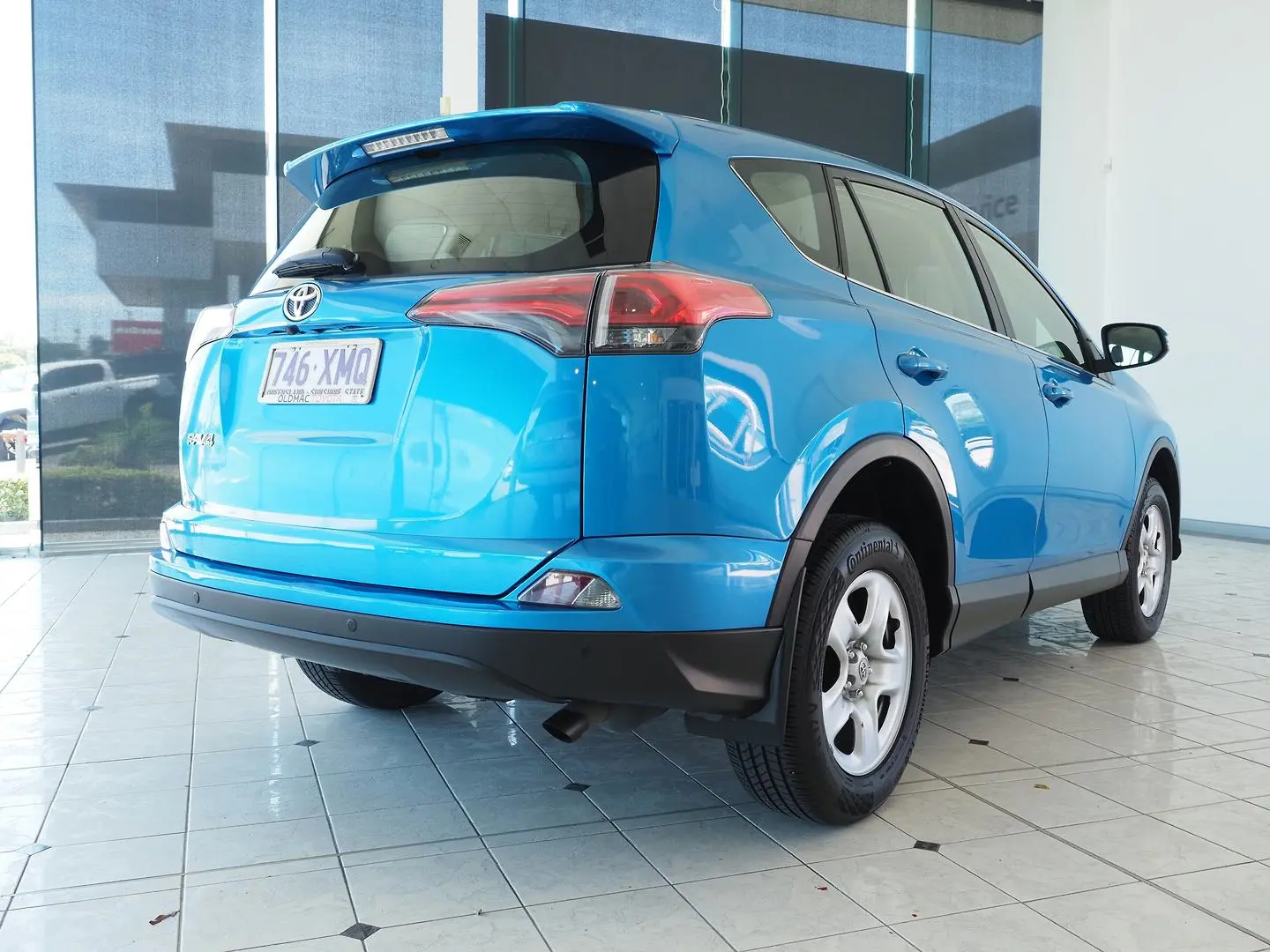 2017 Toyota RAV4 Gallery Image 7