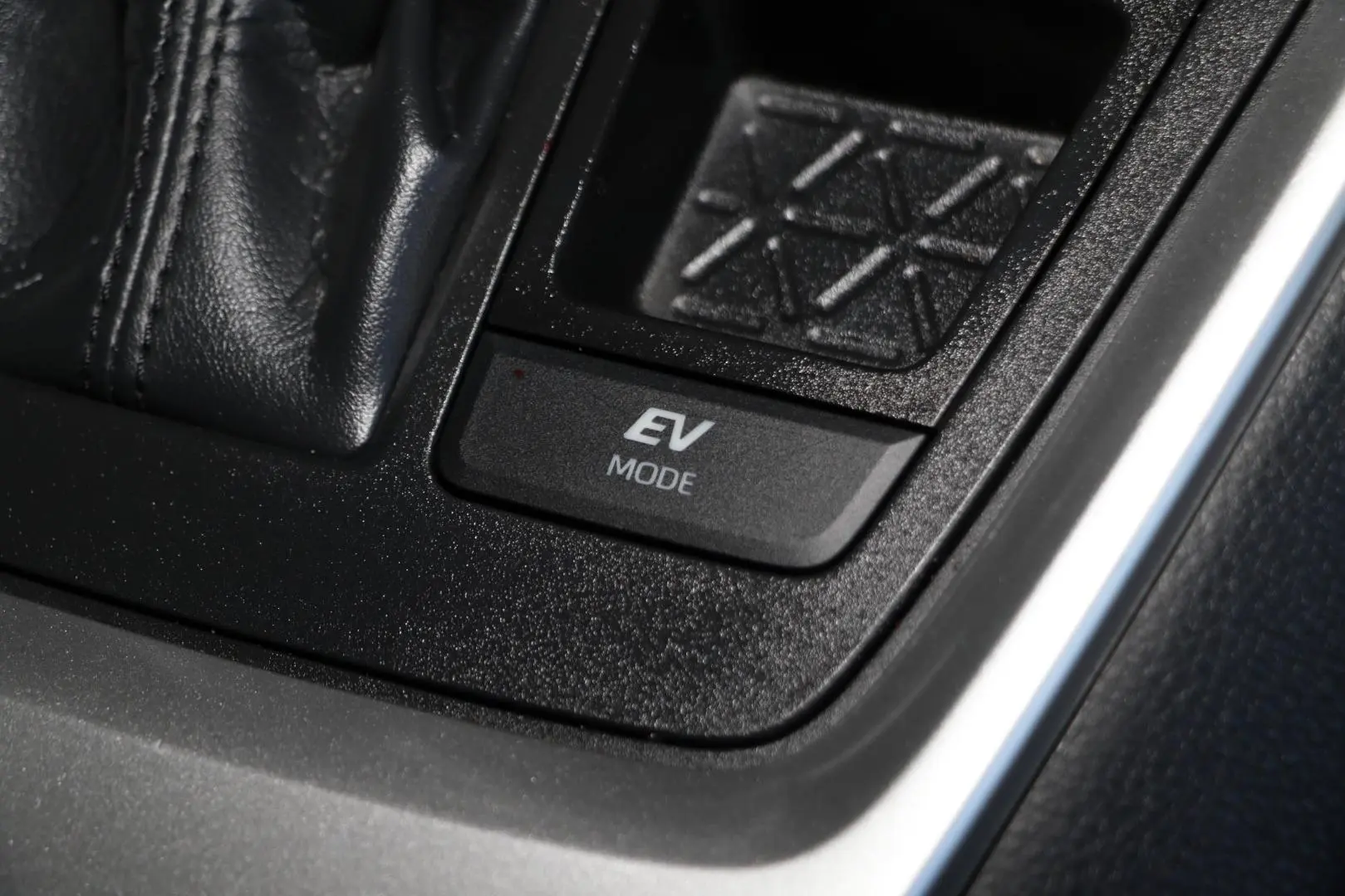 2025 Toyota RAV4 Gallery Image 16