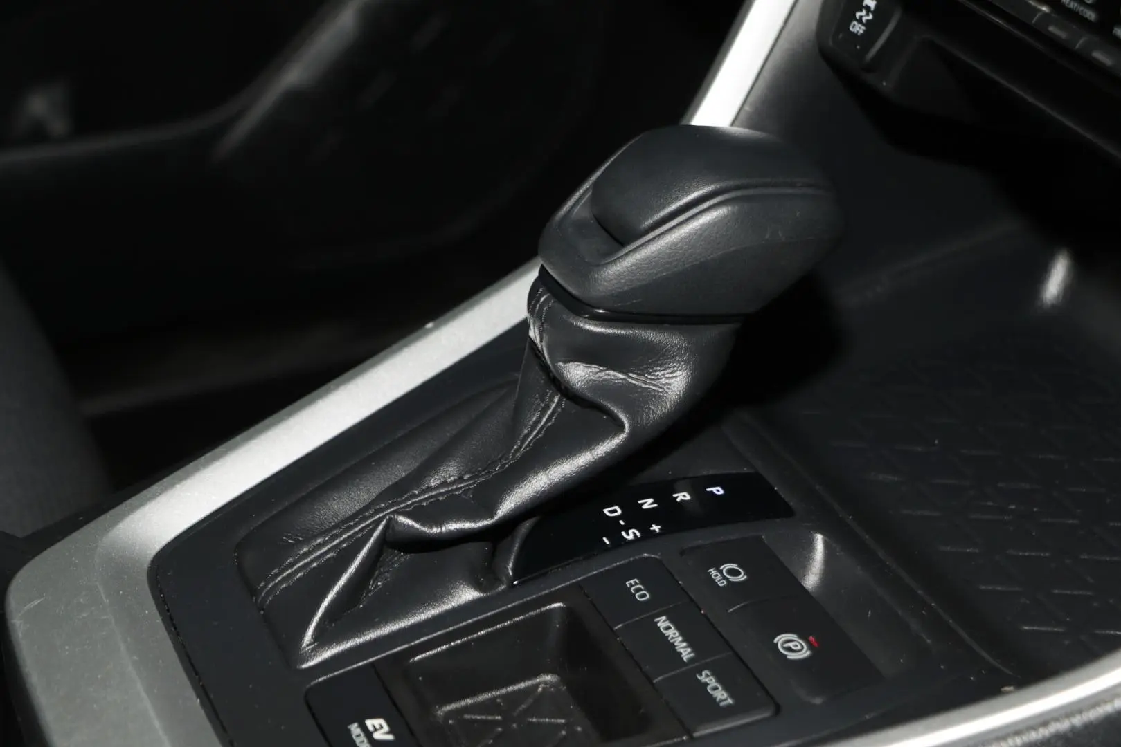 2022 Toyota RAV4 Gallery Image 14