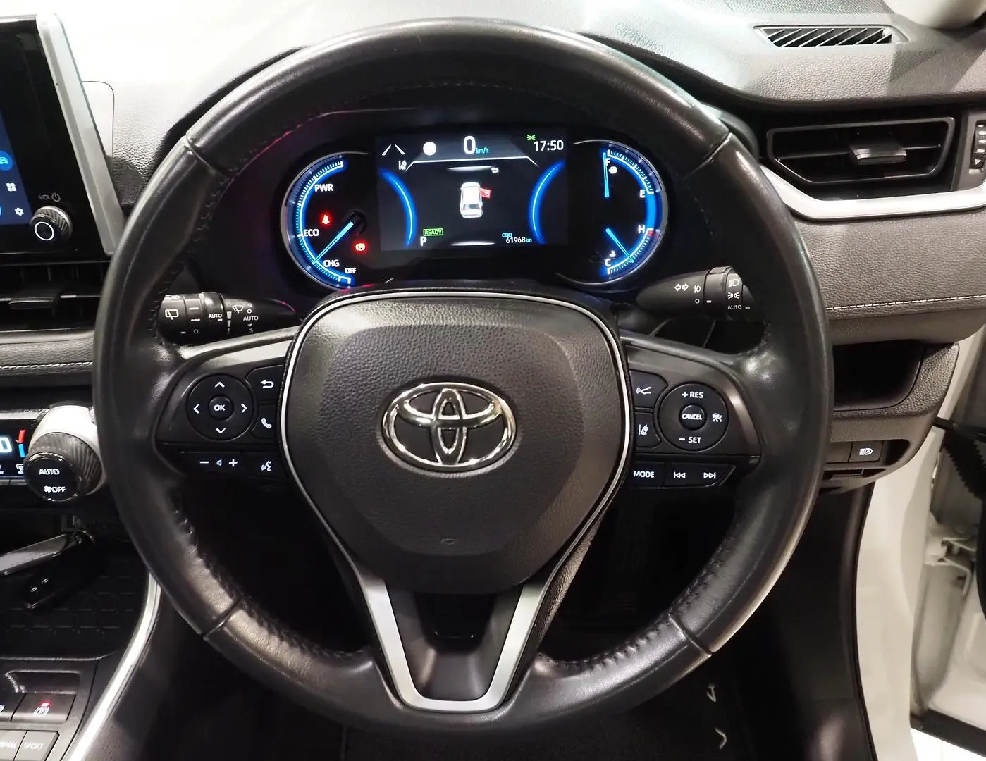2024 Toyota RAV4 Gallery Image 17