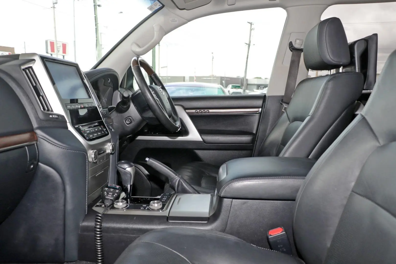 2018 Toyota Landcruiser Gallery Image 8