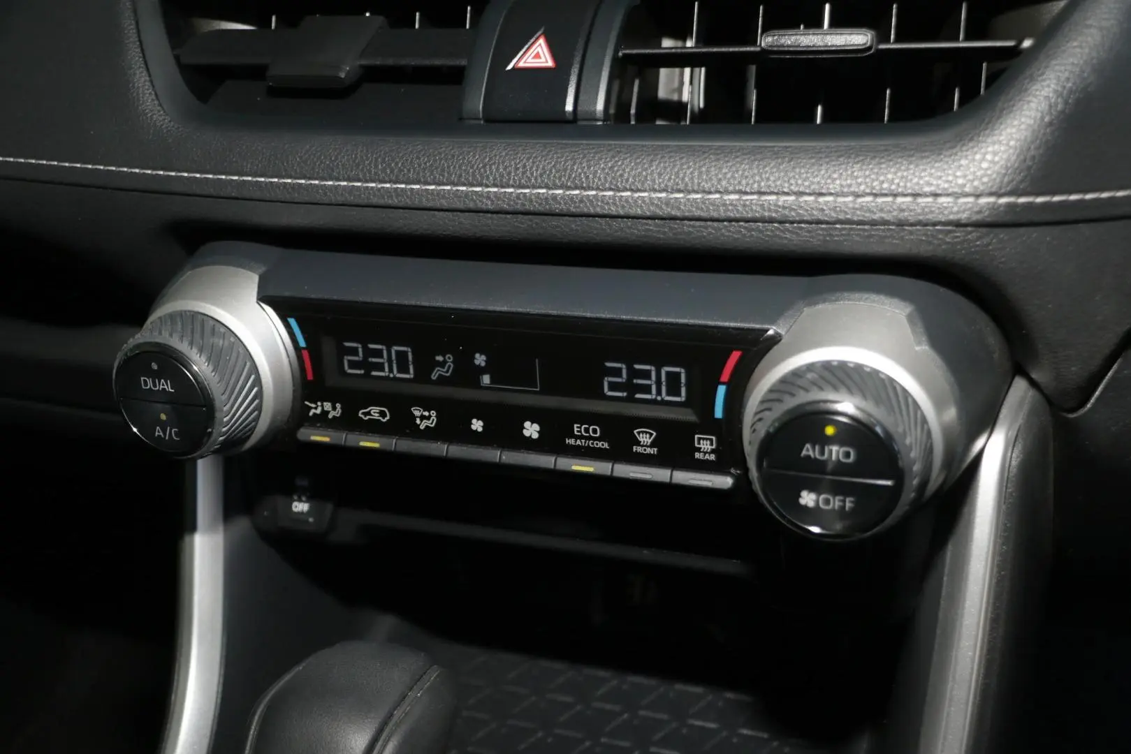 2025 Toyota RAV4 Gallery Image 15