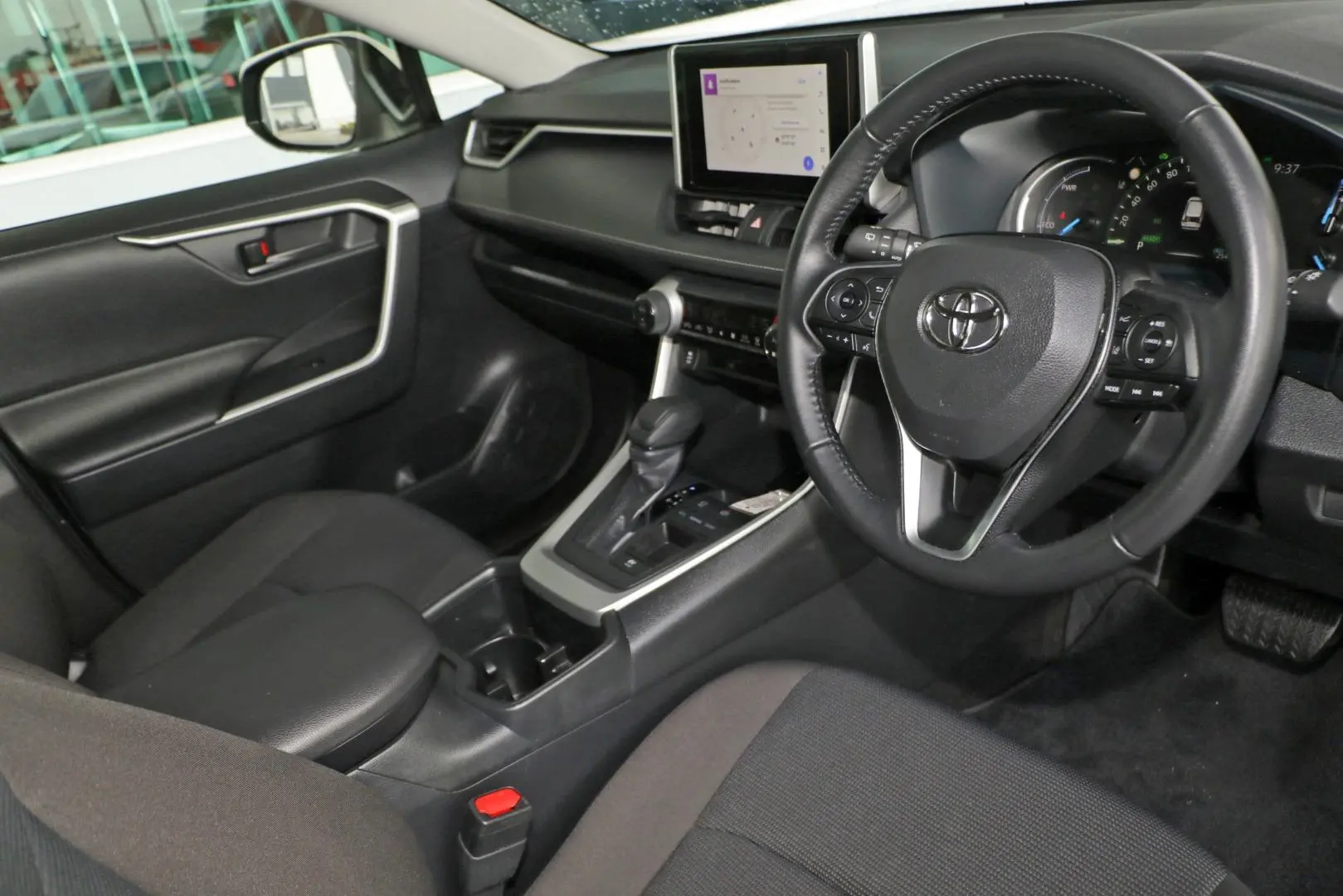 2025 Toyota RAV4 Gallery Image 7