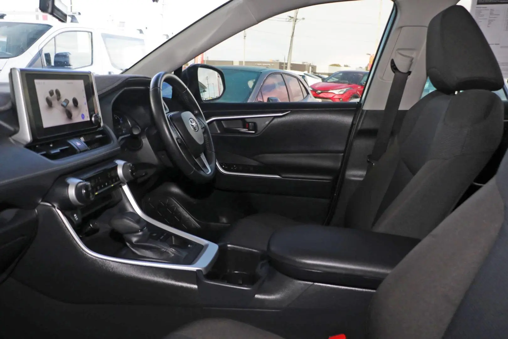 2024 Toyota RAV4 Gallery Image 9