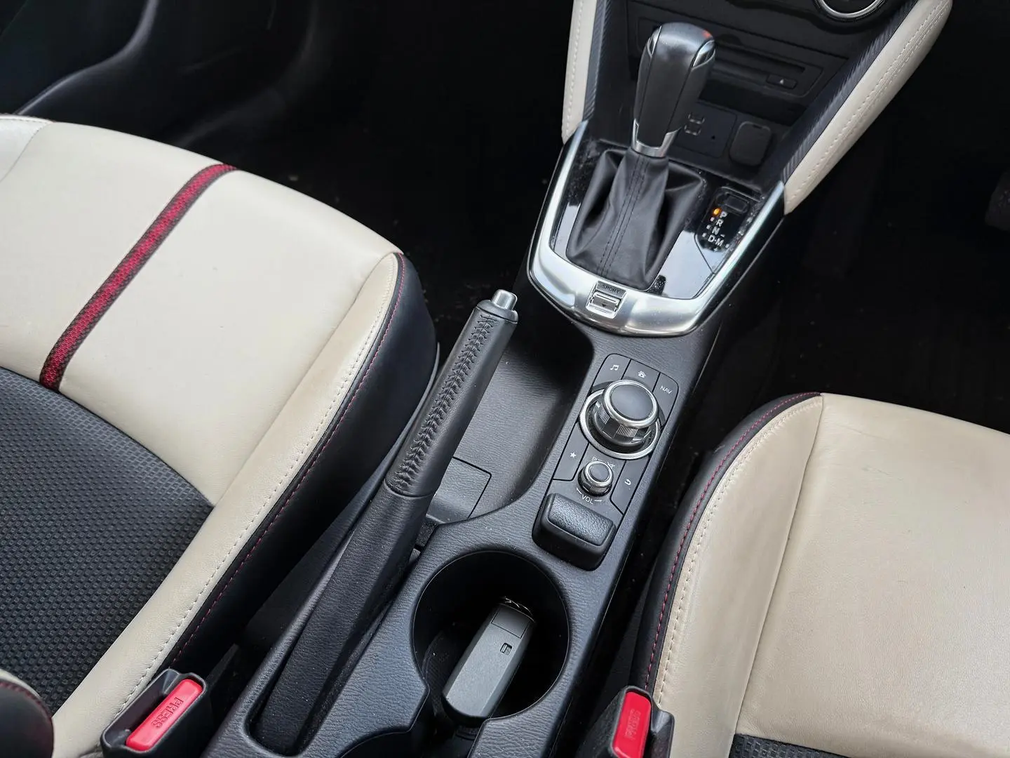 2015 Mazda 2 Gallery Image 11