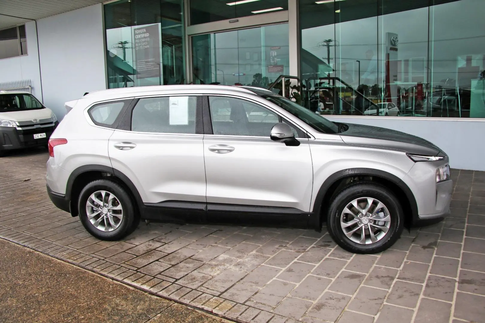 2023 Hyundai Santa Fe Gallery Image 5