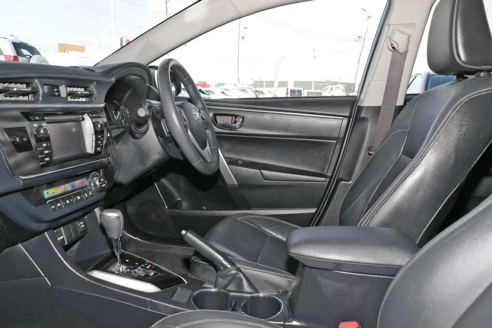 2015 Toyota Corolla Gallery Image 8