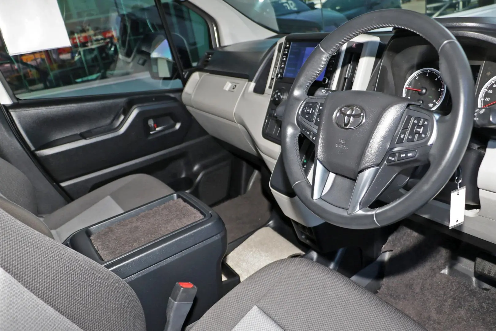 2022 Toyota Hiace Gallery Image 6