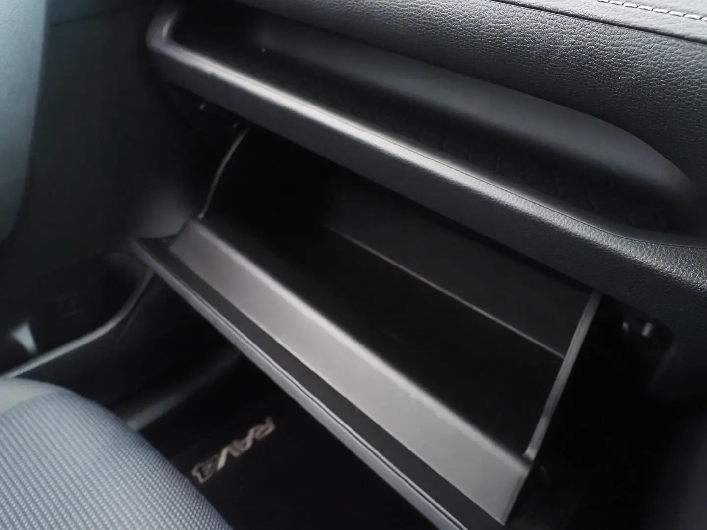 2020 Toyota RAV4 Gallery Image 24