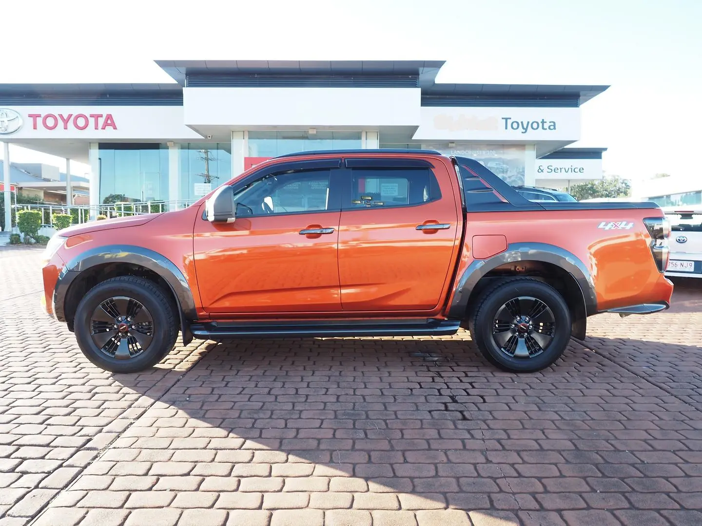 2022 Isuzu D-MAX Gallery Image 10