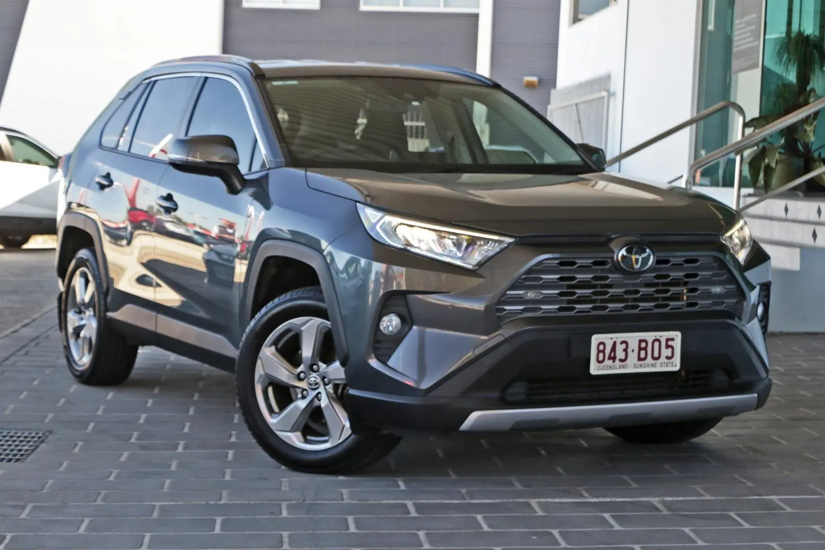 2021 Toyota RAV4 Gallery Image 1