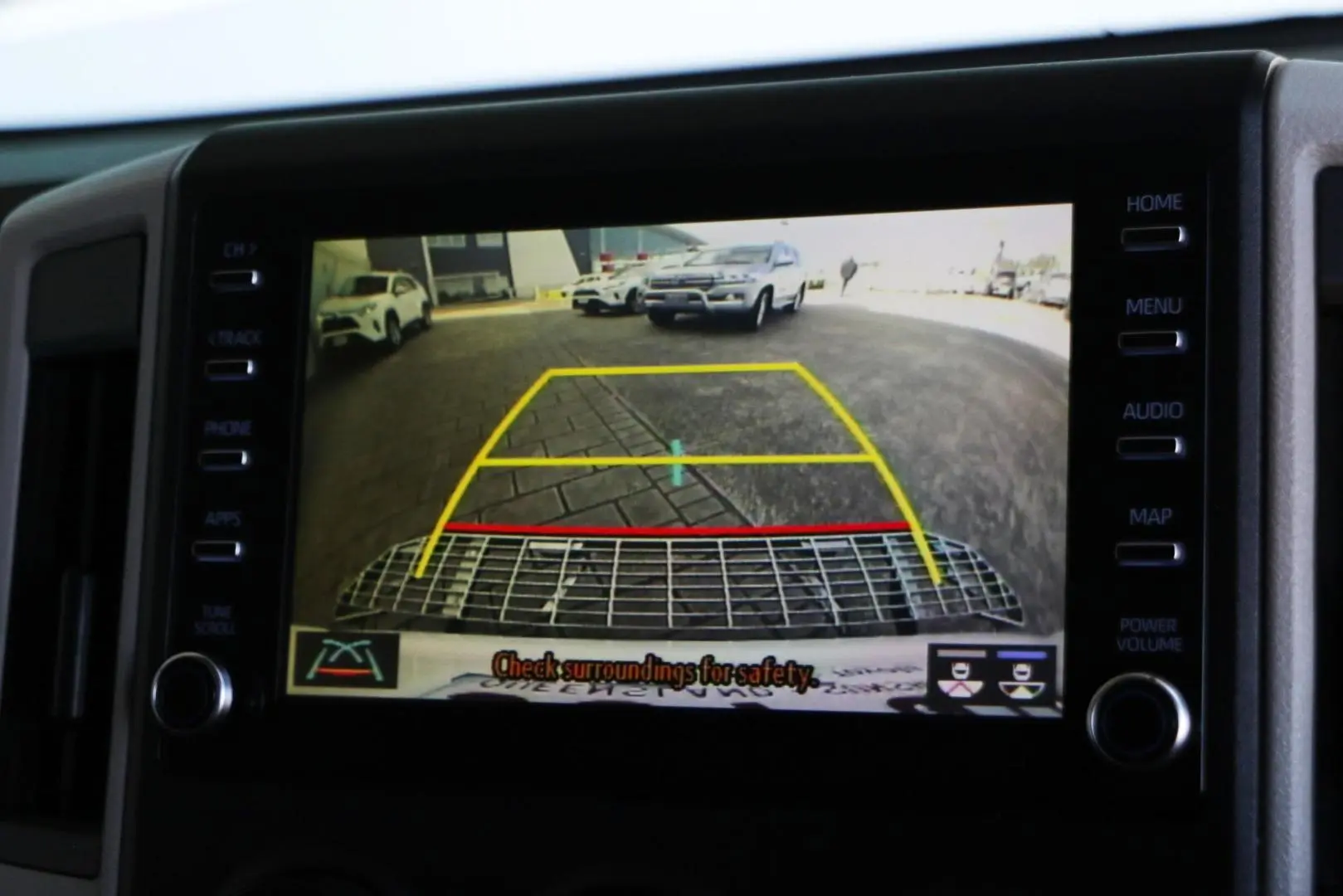 2021 Toyota Hiace Gallery Image 11