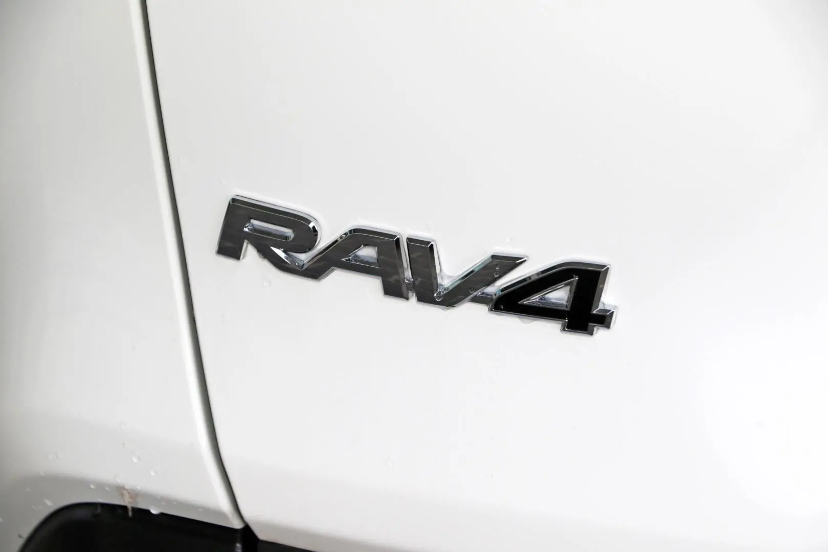 2025 Toyota RAV4 Gallery Image 21