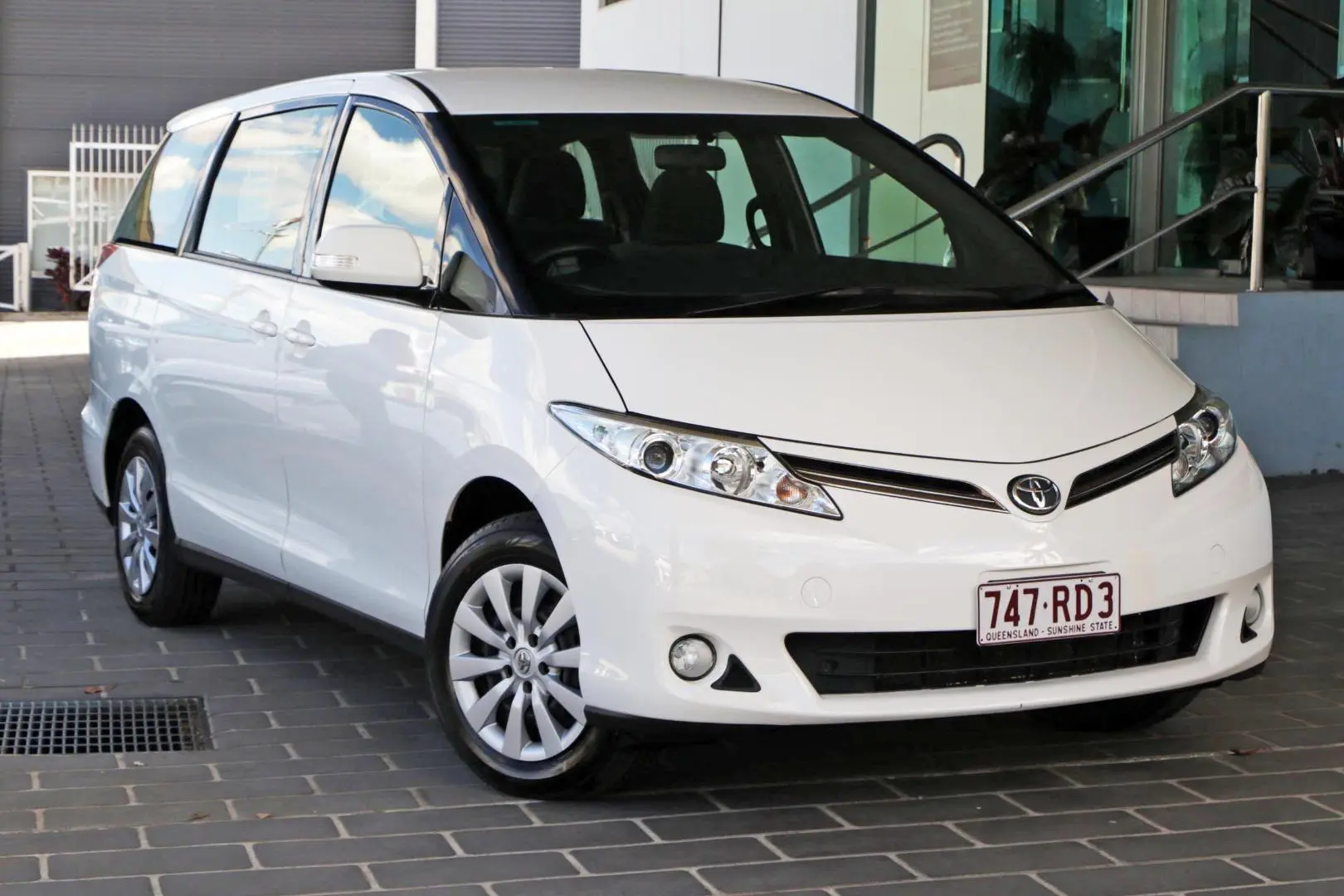 2018 Toyota Tarago Image