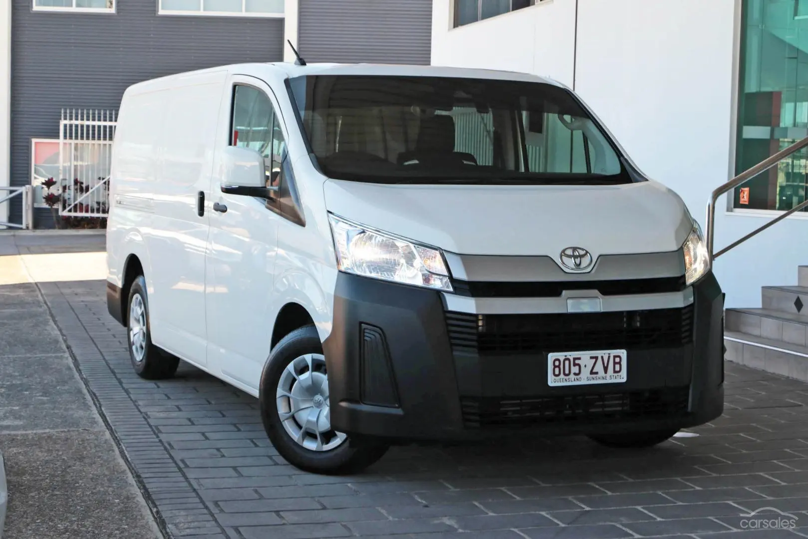 2020 Toyota Hiace Image 3