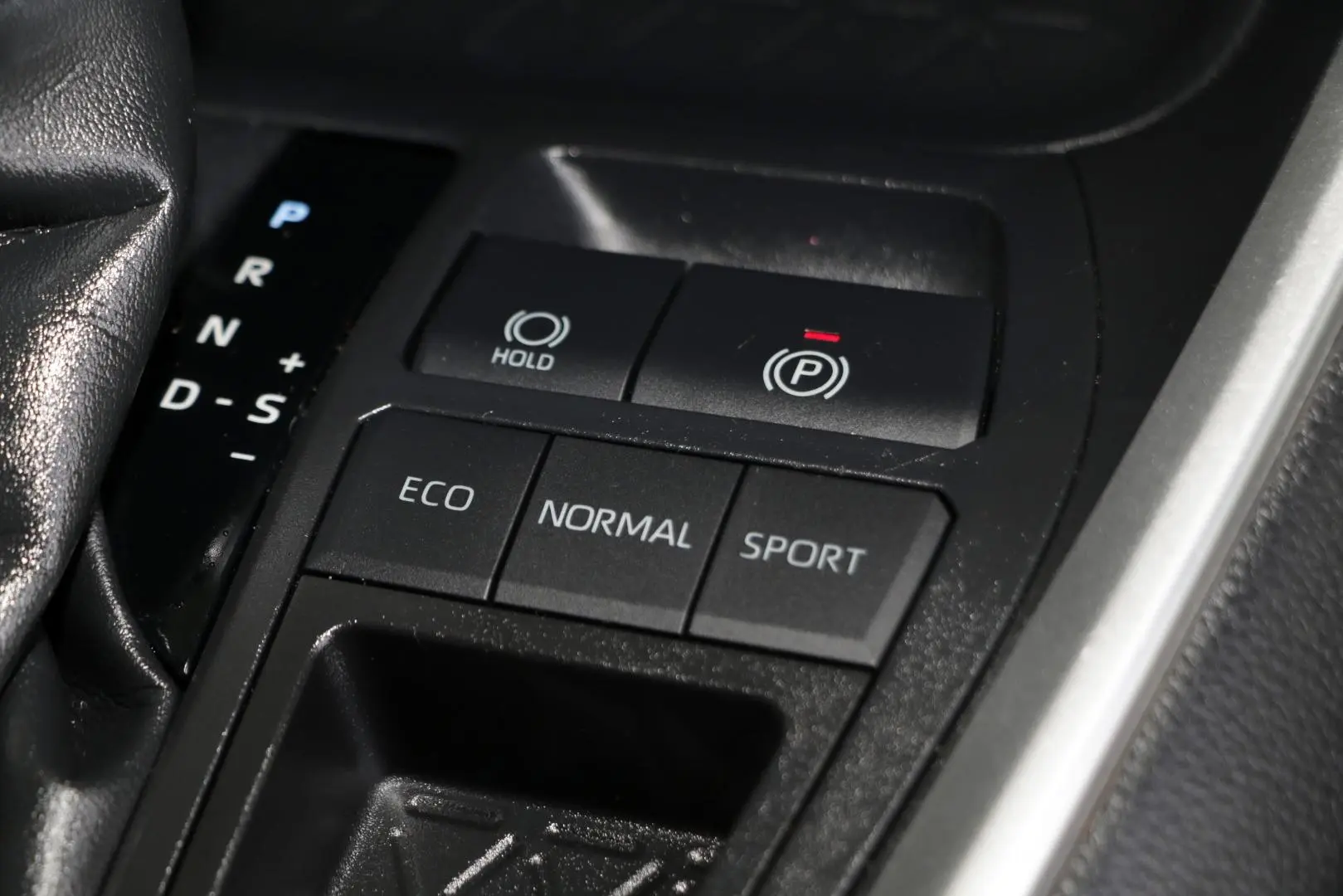 2022 Toyota RAV4 Gallery Image 17