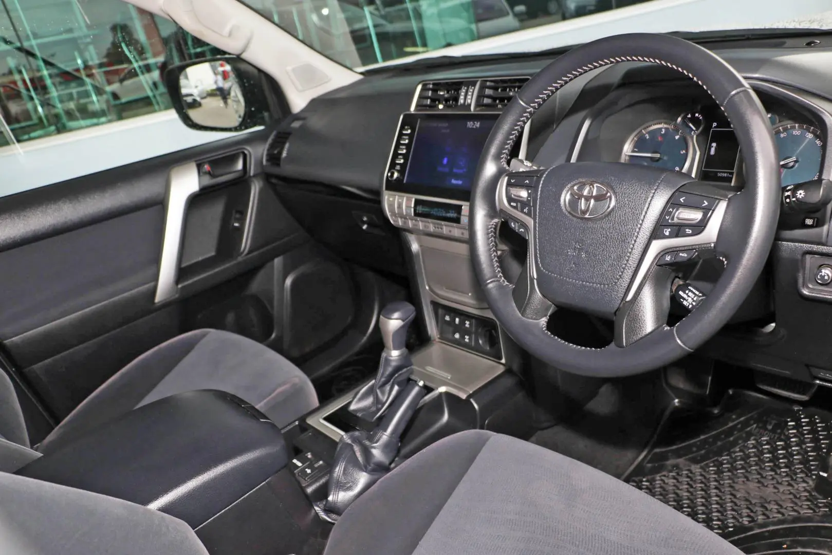 2023 Toyota Landcruiser Prado Gallery Image 8