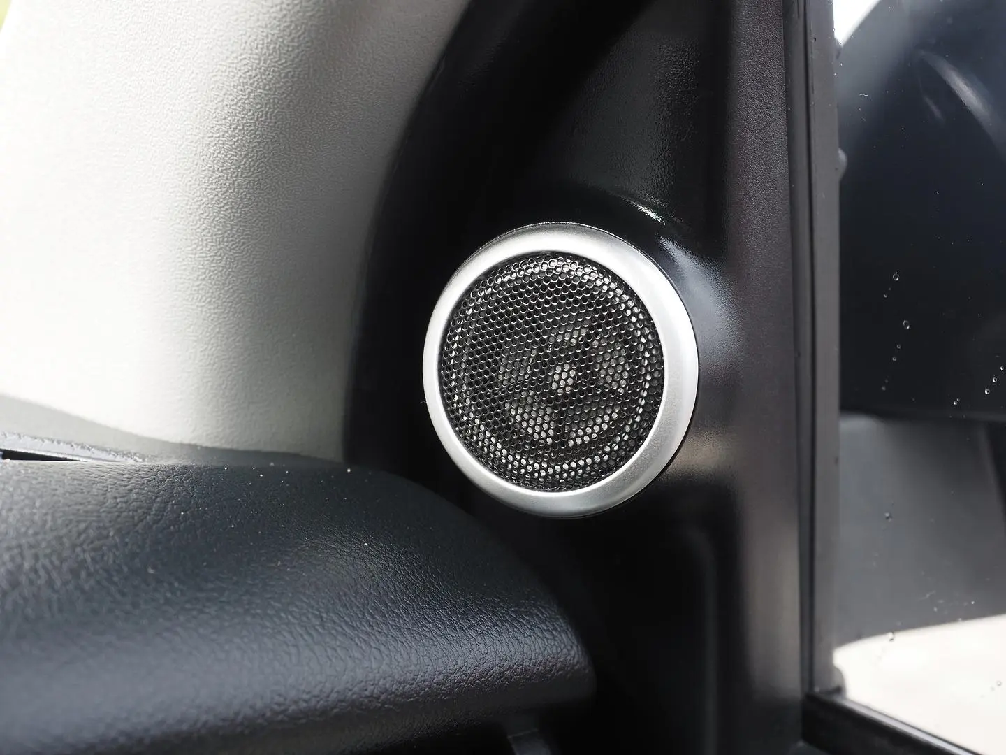 2017 Toyota Fortuner Gallery Image 34