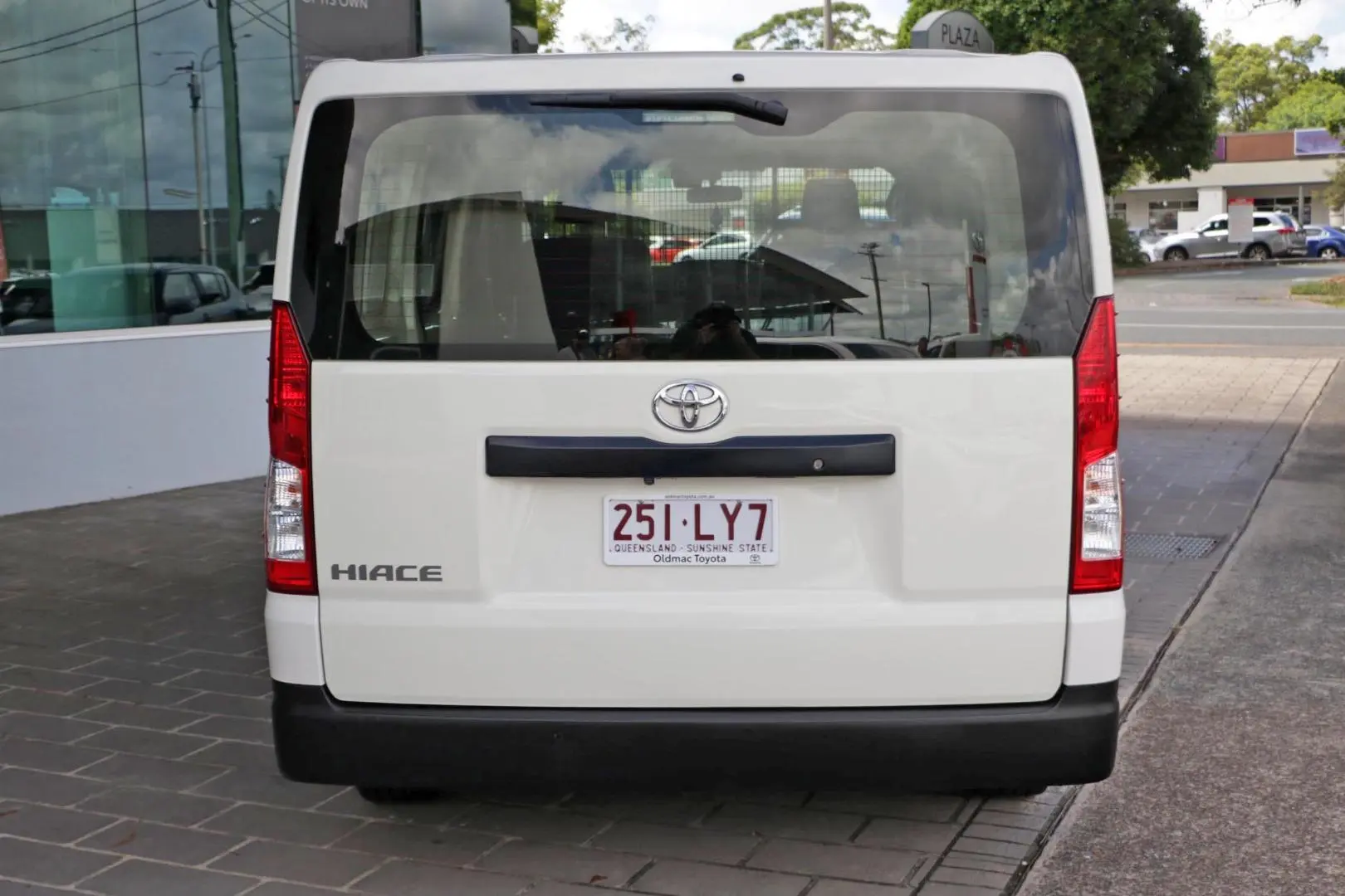 2019 Toyota Hiace Gallery Image 4