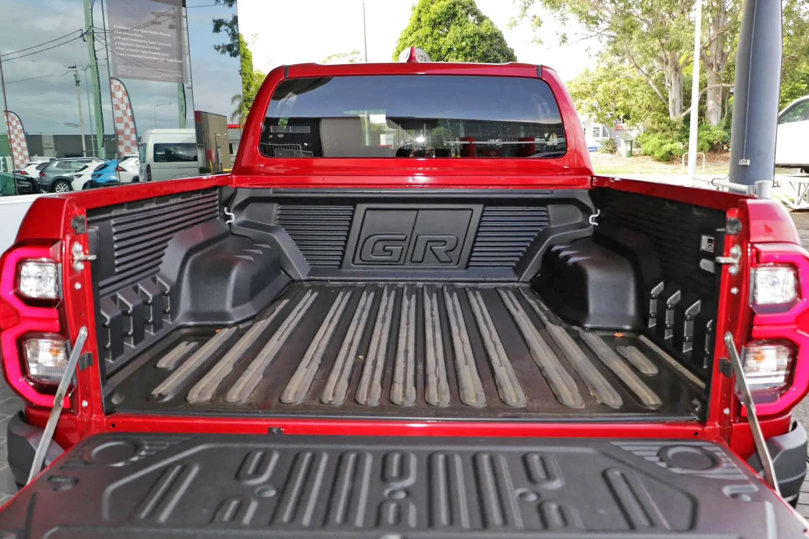 2023 Toyota Hilux Gallery Image 25