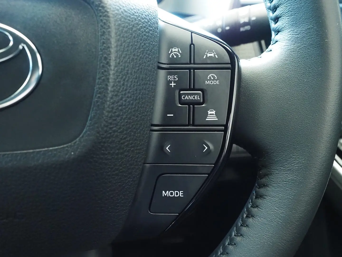 2024 Toyota bZ4X Gallery Image 29