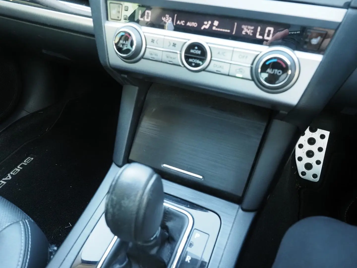 2015 Subaru Liberty Gallery Image 23