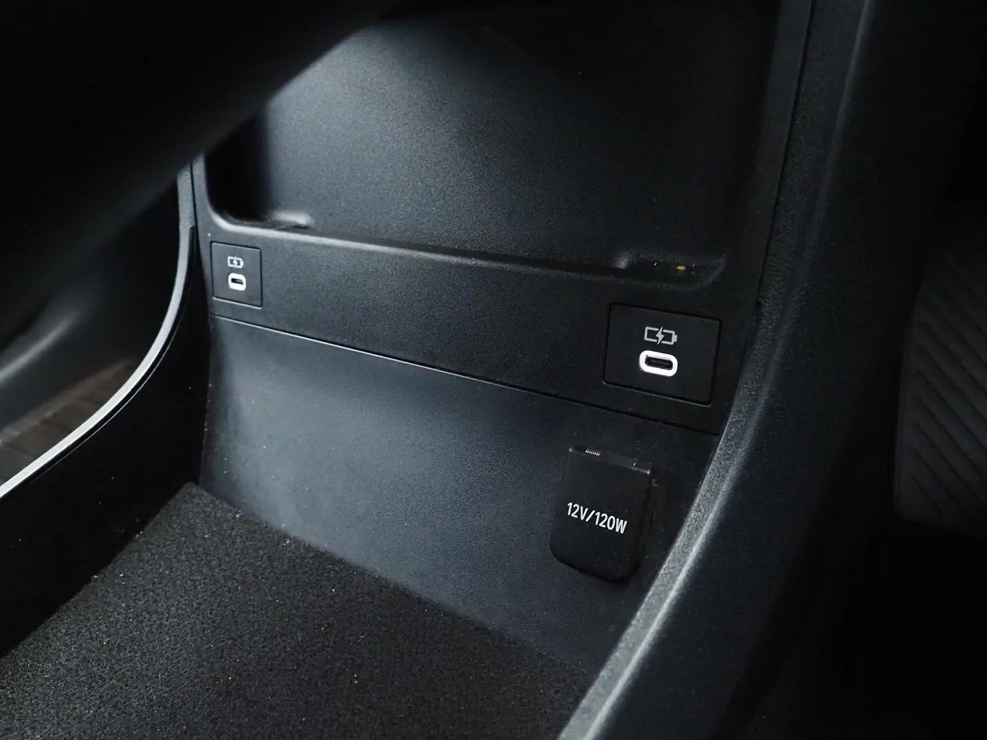 2024 Toyota bZ4X Gallery Image 30