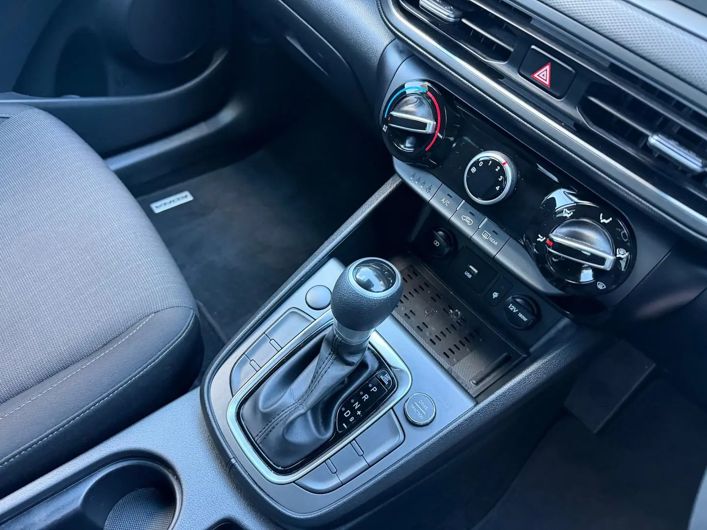 2022 Hyundai Kona Gallery Image 12