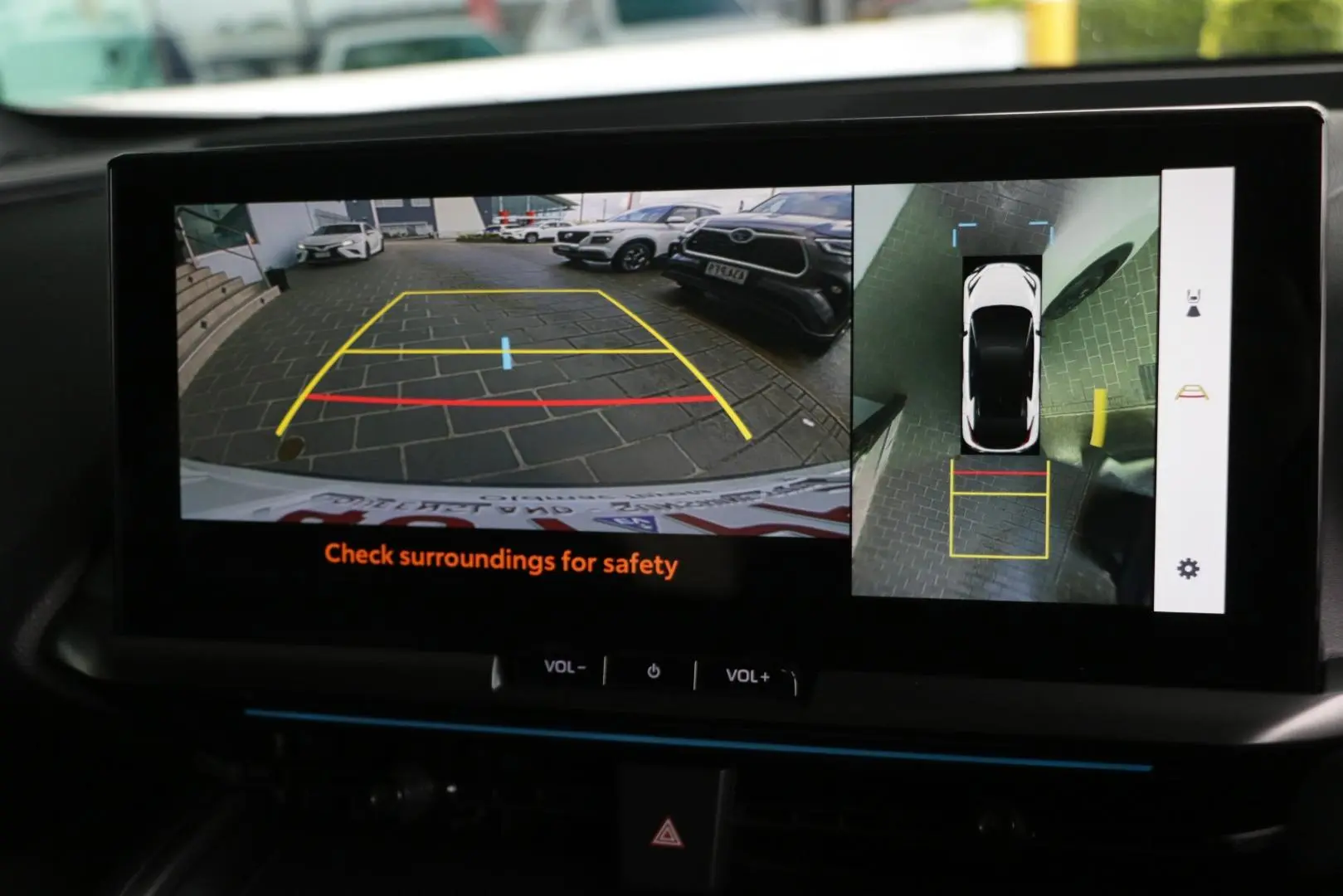 2024 Toyota C-HR Gallery Image 13