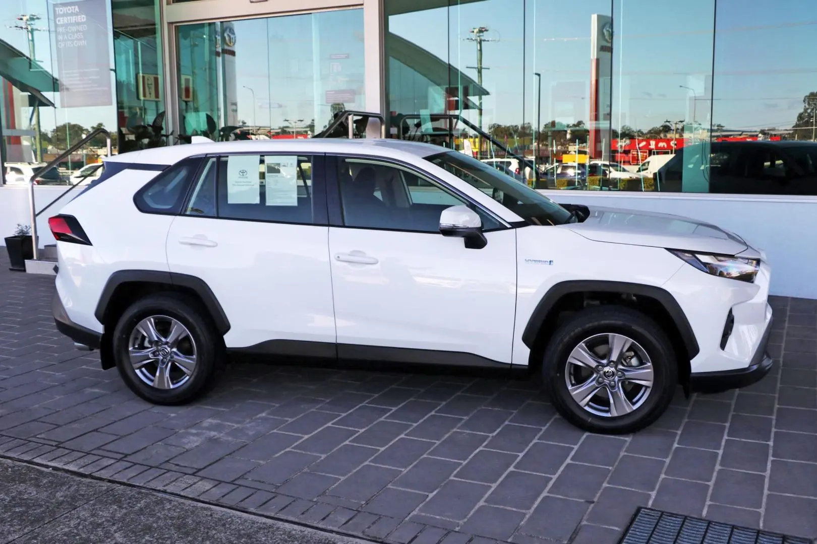 2023 Toyota RAV4 Gallery Image 6