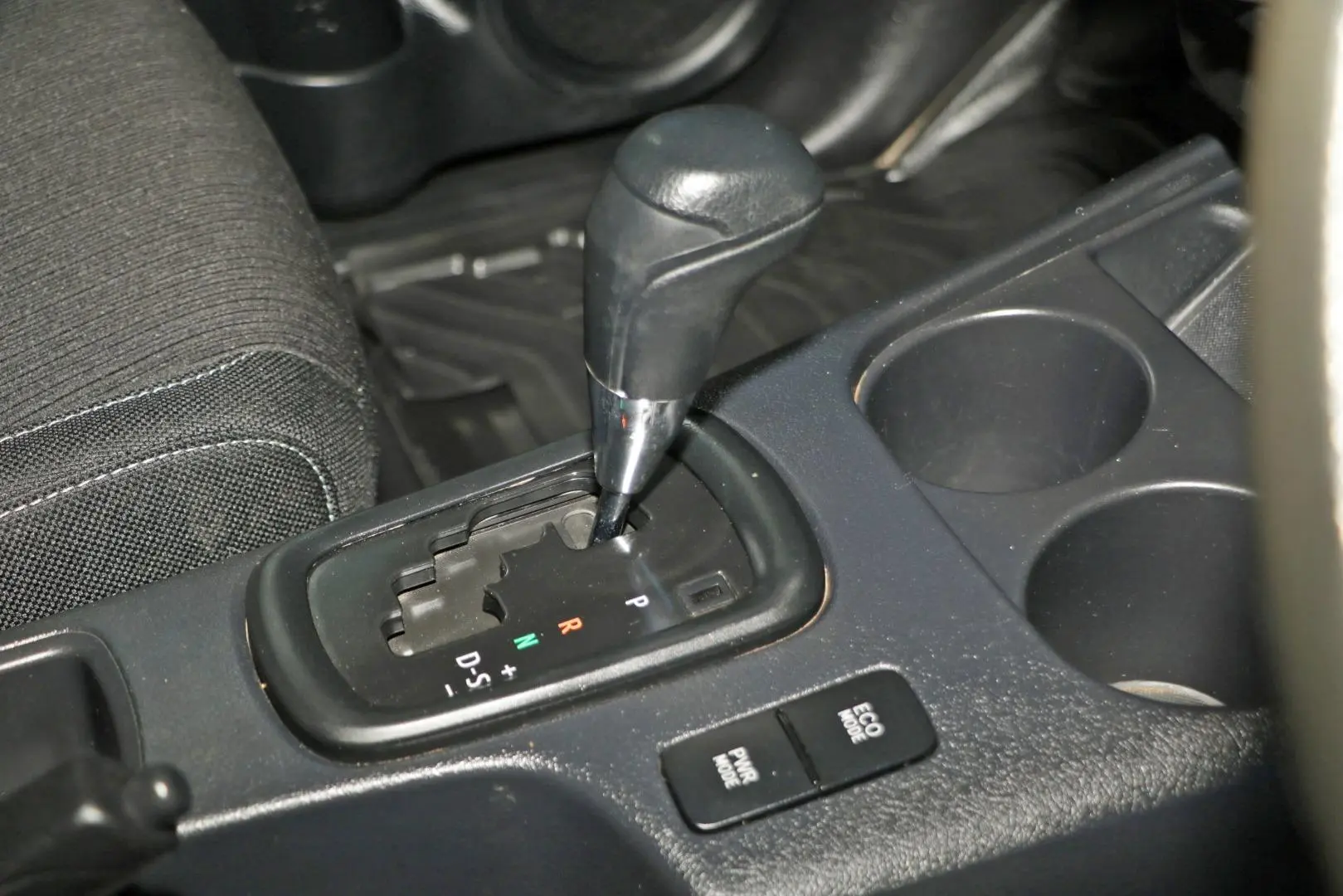 2018 Toyota Hilux Gallery Image 13