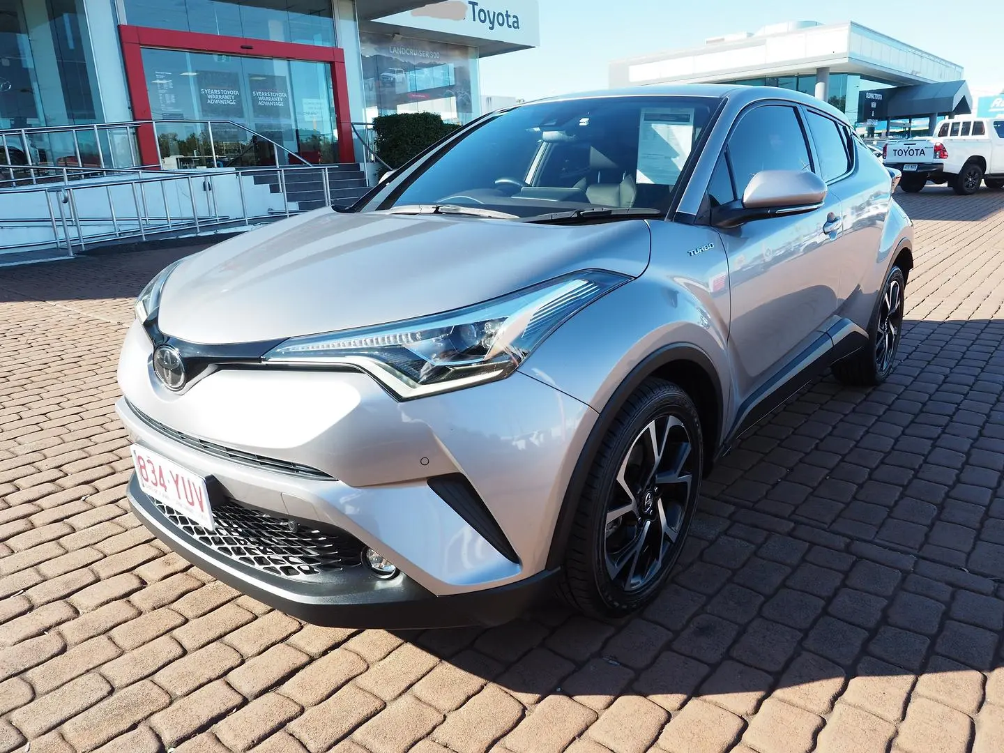2018 Toyota C-HR Gallery Image 9