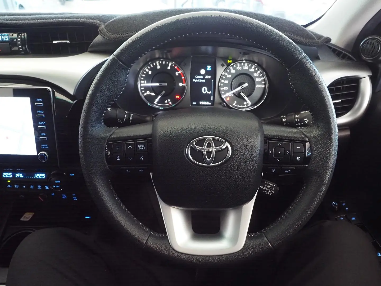 2025 Toyota Hilux Gallery Image 32