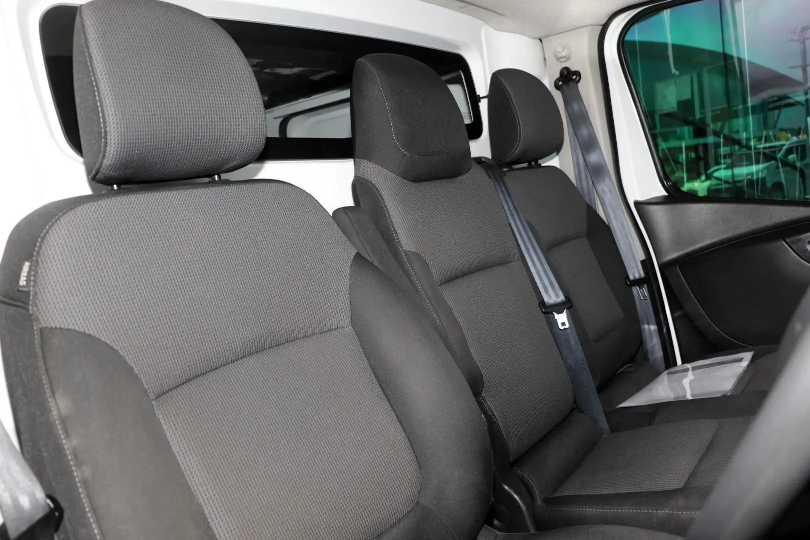 2022 Mitsubishi Express Gallery Image 9