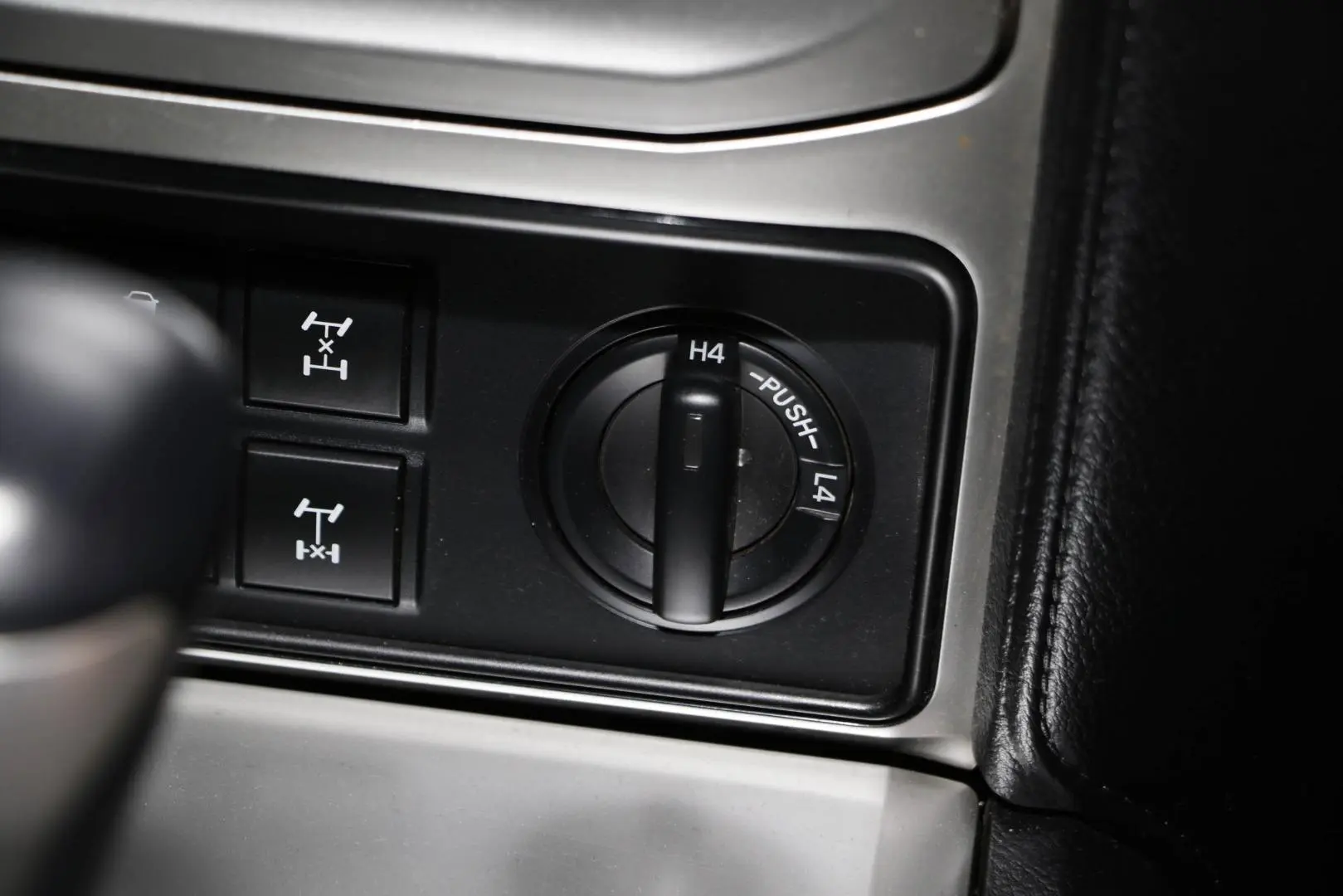 2023 Toyota Landcruiser Prado Gallery Image 16