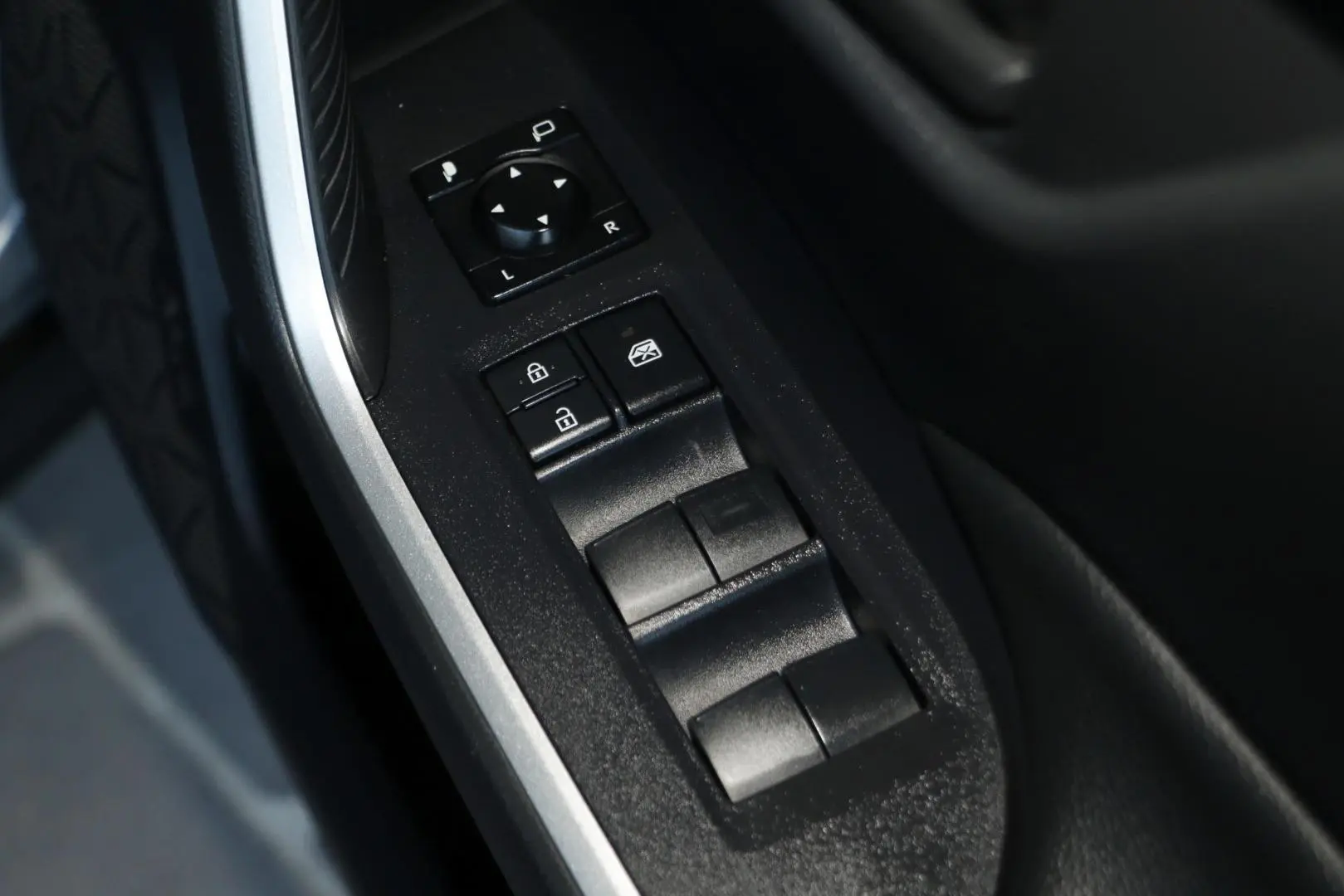 2025 Toyota RAV4 Gallery Image 20